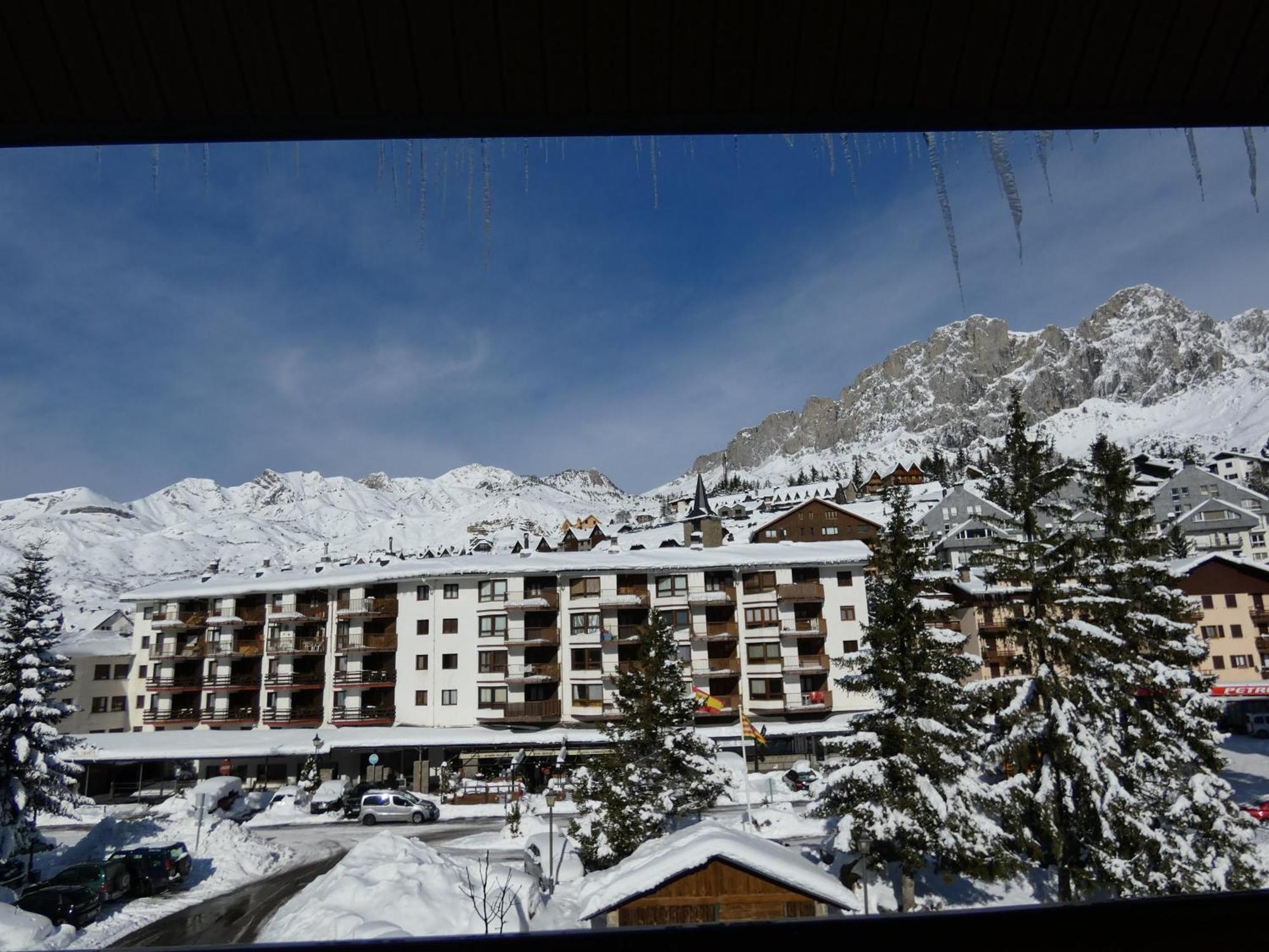 Hotel Nievesol Formigal Exteriér fotografie